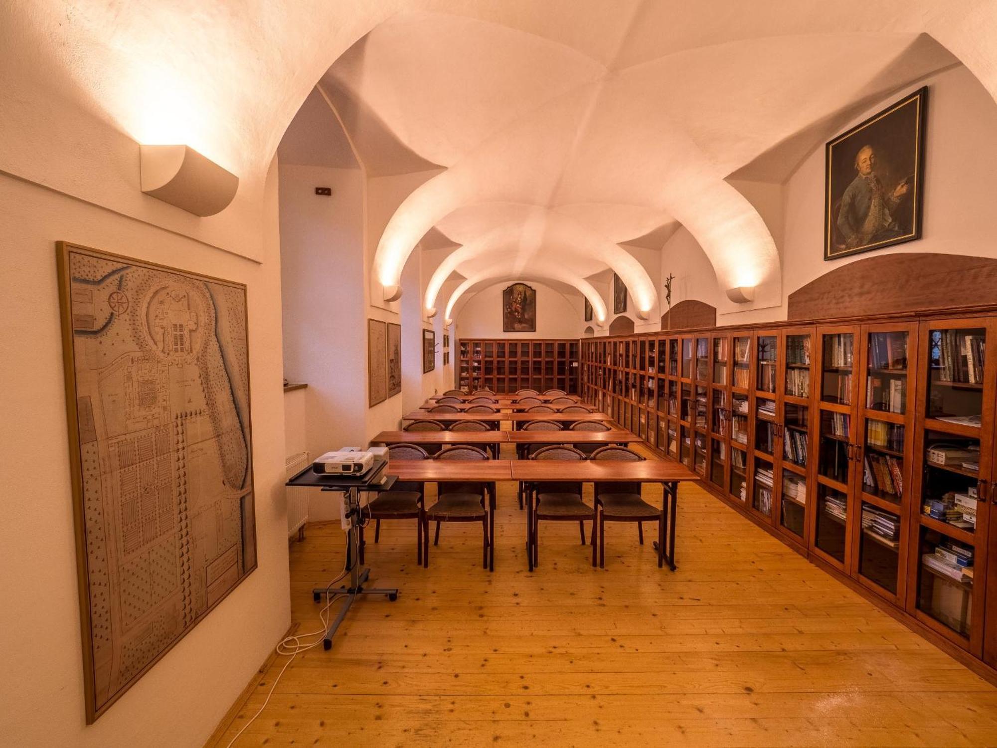 Klaster Hejnice - Vzdelavaci, Konferencni A Poutni Dum Buitenkant foto