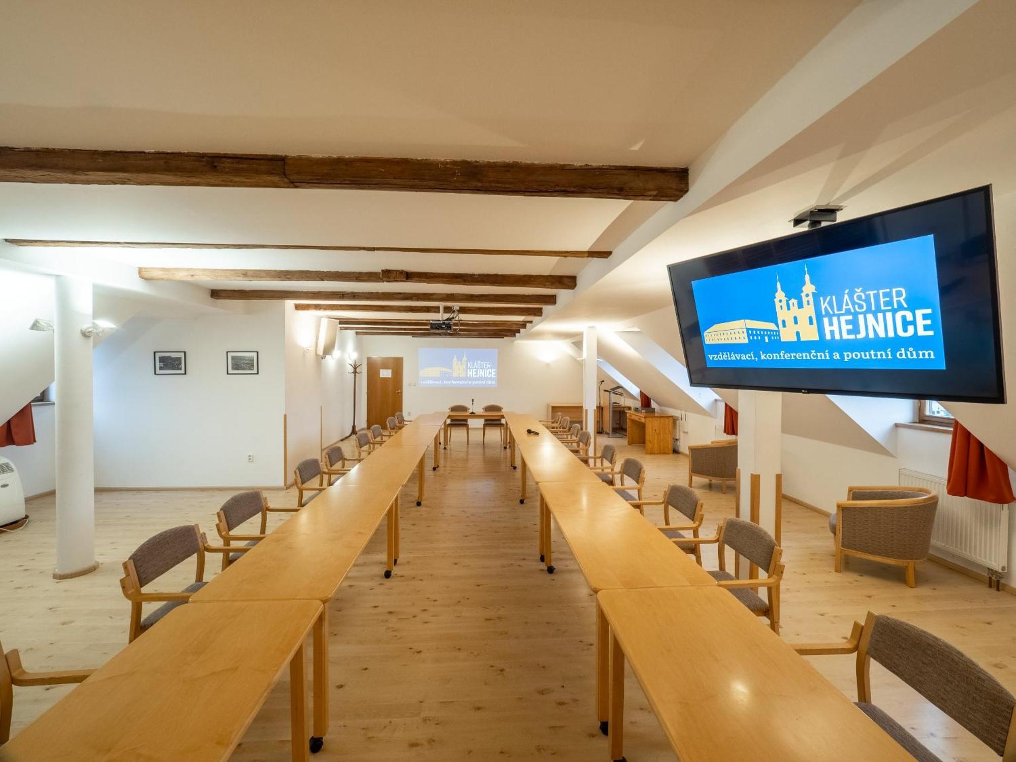 Klaster Hejnice - Vzdelavaci, Konferencni A Poutni Dum Buitenkant foto