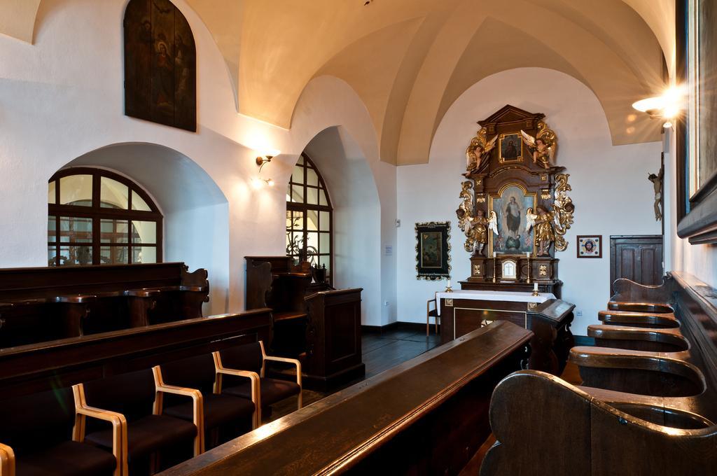 Klaster Hejnice - Vzdelavaci, Konferencni A Poutni Dum Buitenkant foto